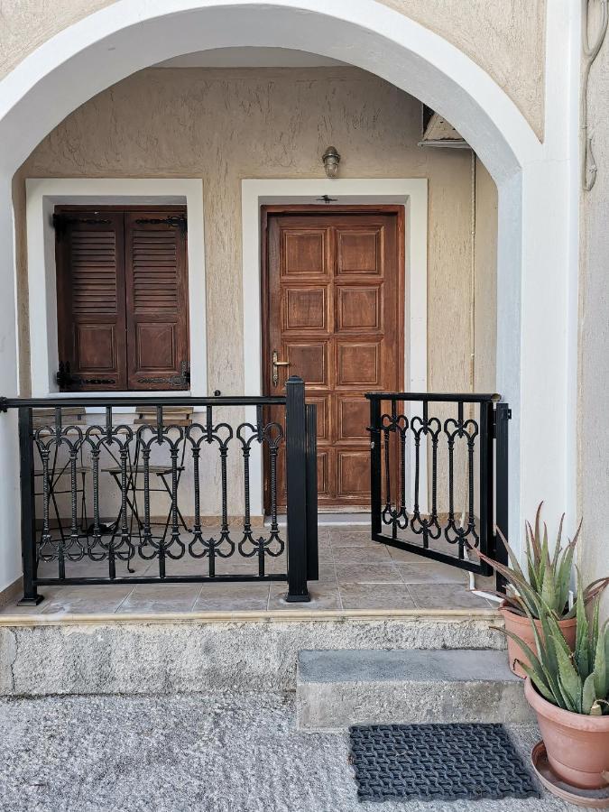 Villa Perissa Thira ภายนอก รูปภาพ